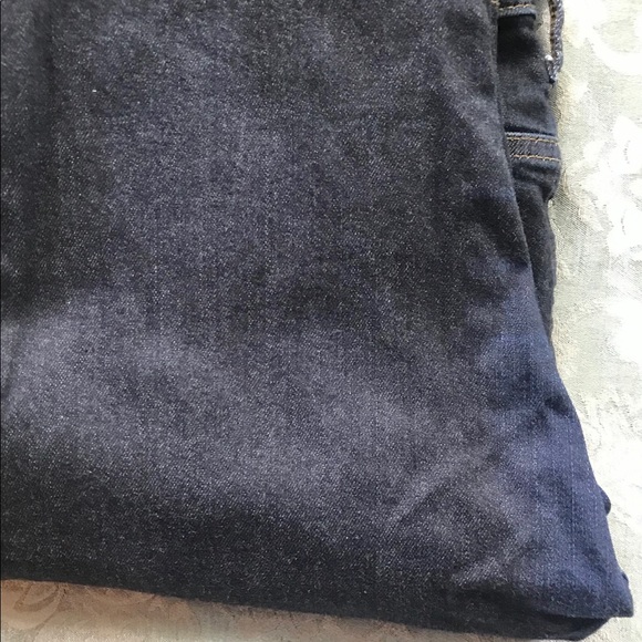 Uniqlo Skinny Fit Jeans- Mid-rise - Picture 7 of 9